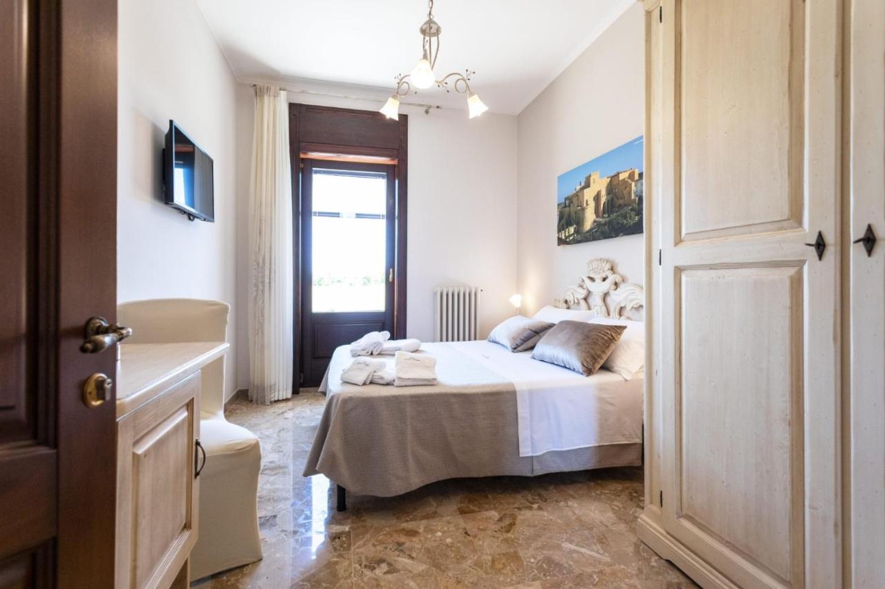 B&B Domus Japigia Ugento Exterior photo